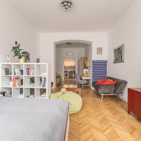 Bright & Spacious Loft With Basilica View บูดาเปสต์ ภายนอก รูปภาพ