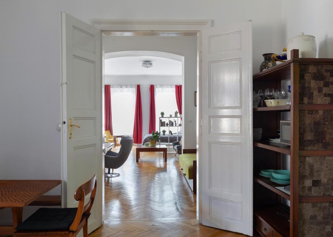 Bright & Spacious Loft With Basilica View บูดาเปสต์ ภายนอก รูปภาพ