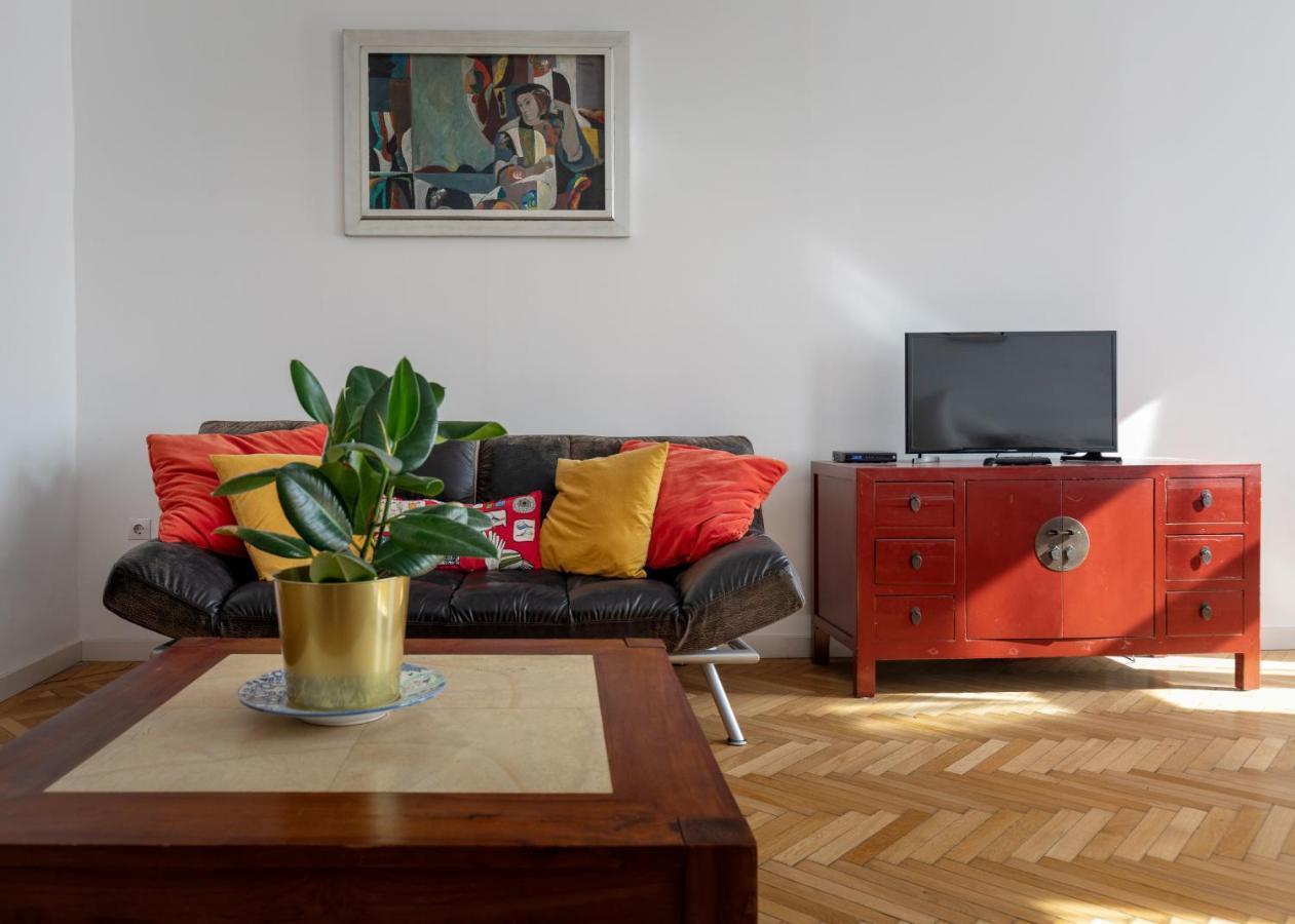 Bright & Spacious Loft With Basilica View บูดาเปสต์ ภายนอก รูปภาพ
