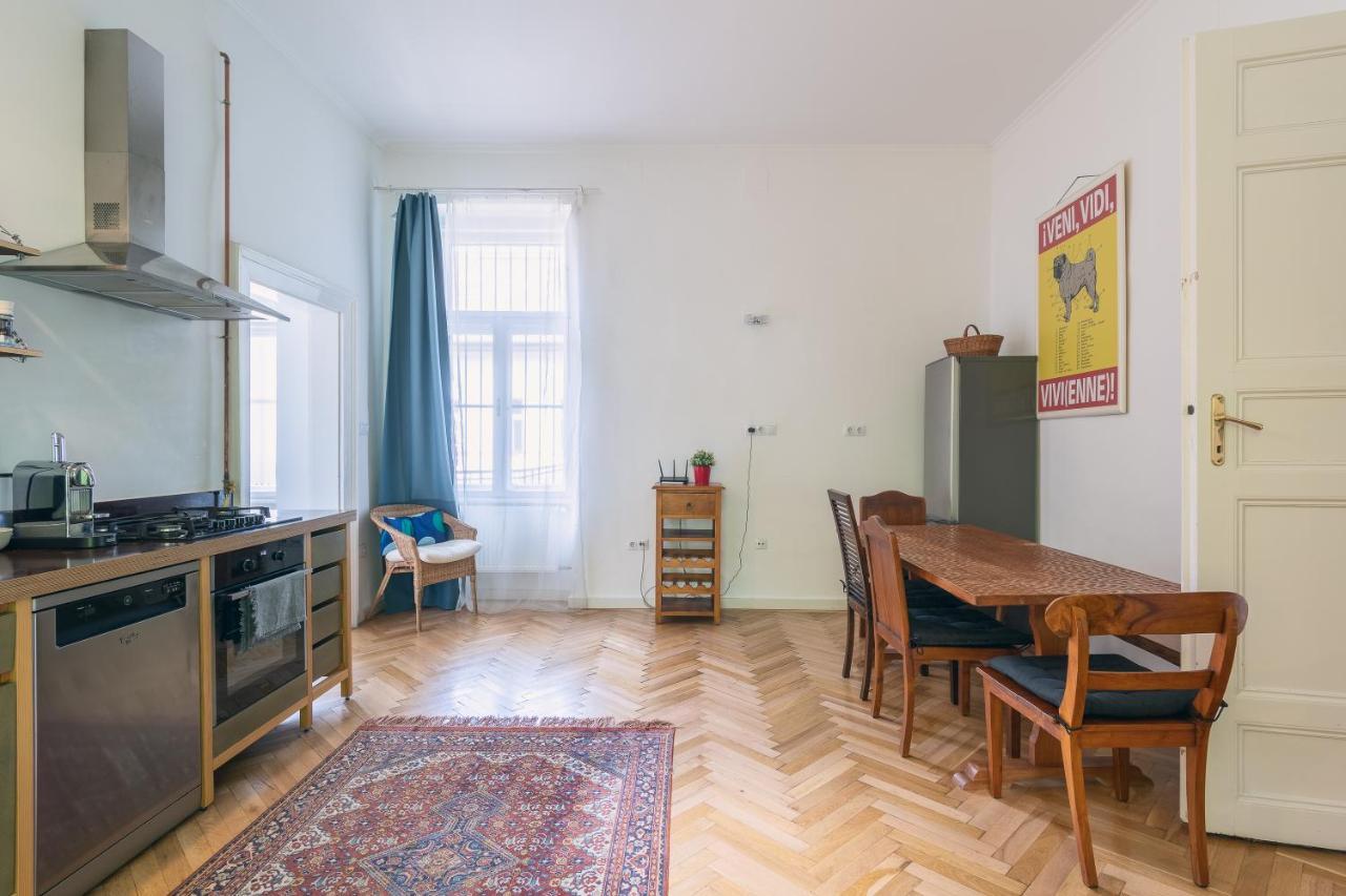 Bright & Spacious Loft With Basilica View บูดาเปสต์ ภายนอก รูปภาพ